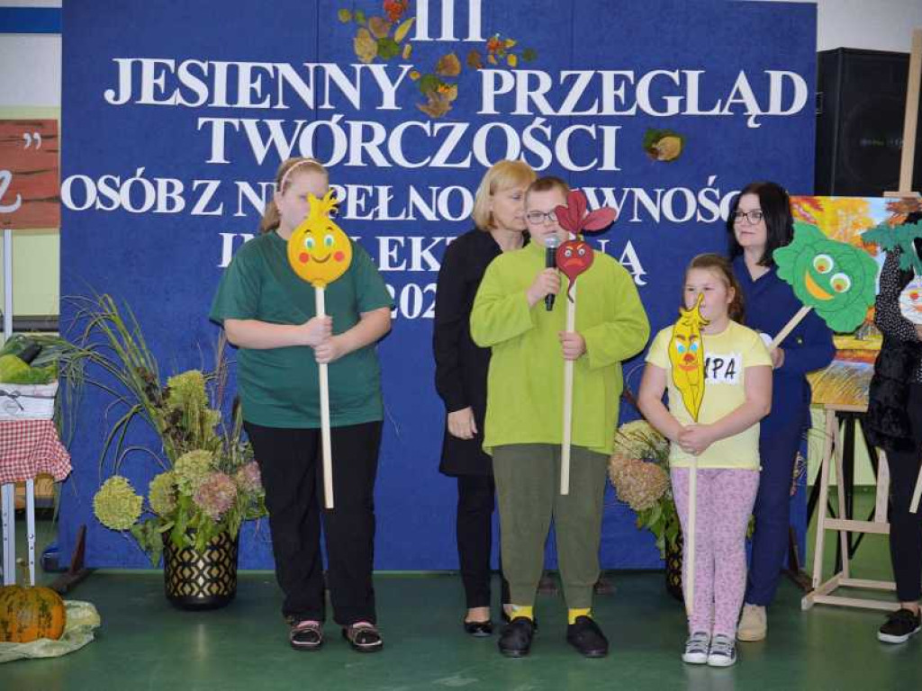 Jesienny Przegląd Twórczości Osób z Niepełnosprawnością Intelektualną - Alojzów 2022 [ZDJĘCIA]