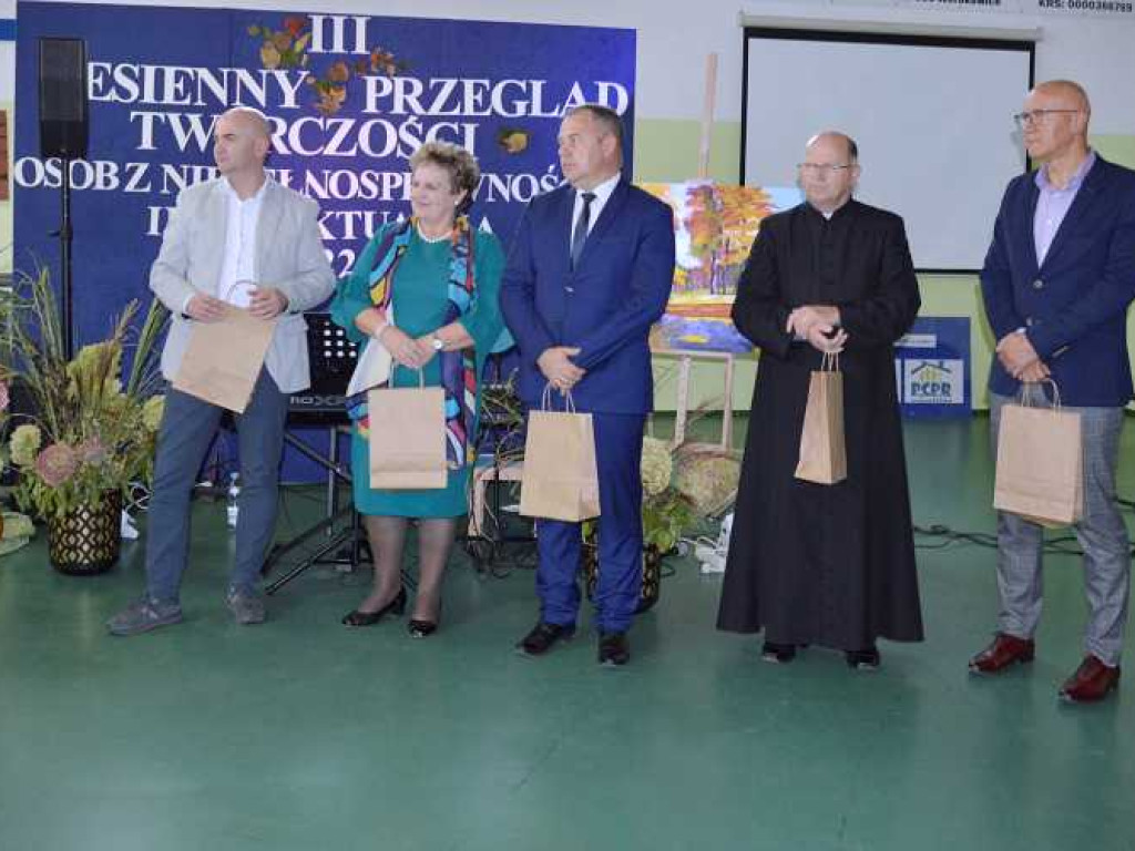 Jesienny Przegląd Twórczości Osób z Niepełnosprawnością Intelektualną - Alojzów 2022 [ZDJĘCIA]
