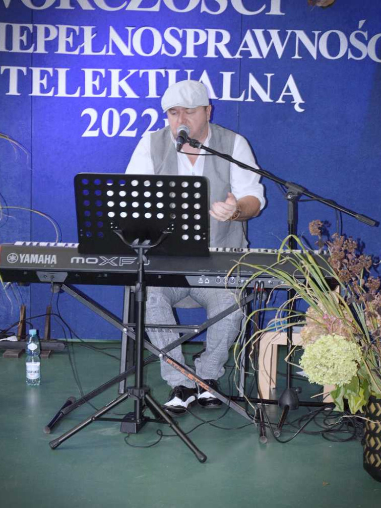 Jesienny Przegląd Twórczości Osób z Niepełnosprawnością Intelektualną - Alojzów 2022 [ZDJĘCIA]