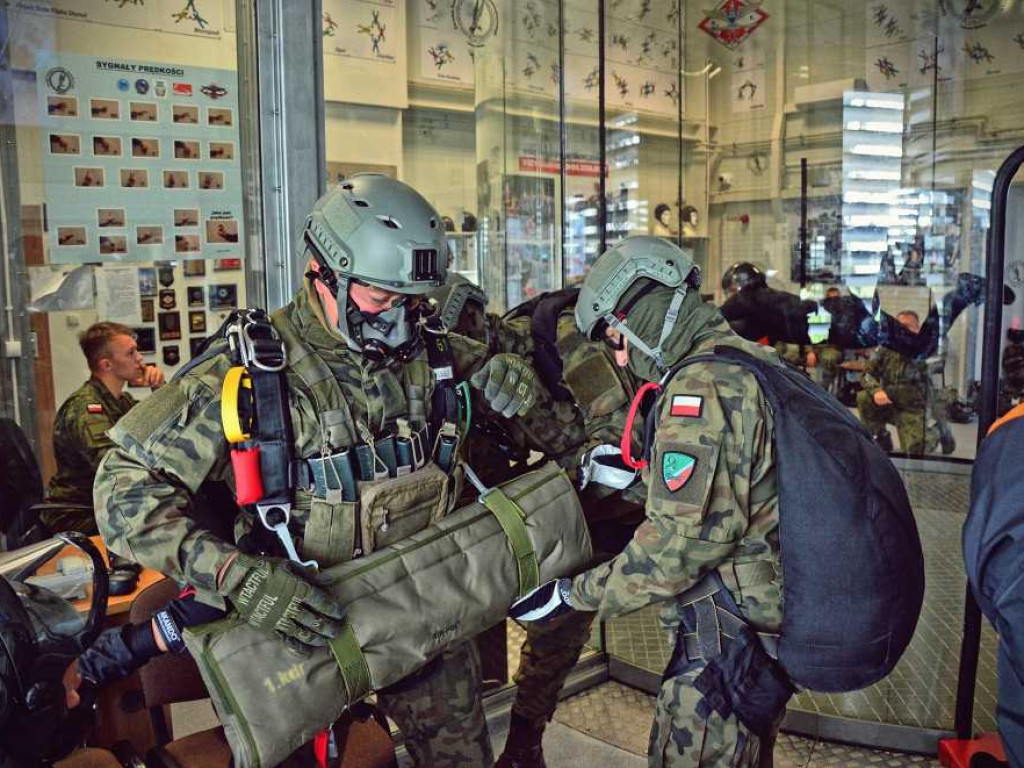 Hrubieszowscy zwiadowcy trenowali w tunelu aerodynamicznym [ZDJĘCIA]