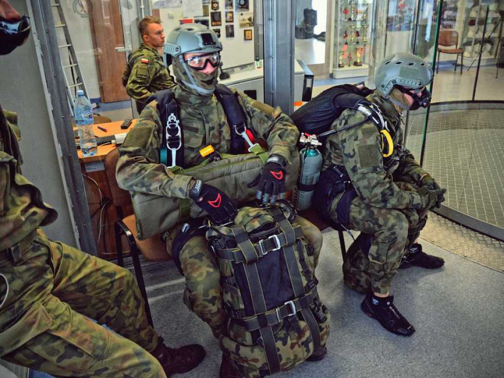 Hrubieszowscy zwiadowcy trenowali w tunelu aerodynamicznym [ZDJĘCIA]