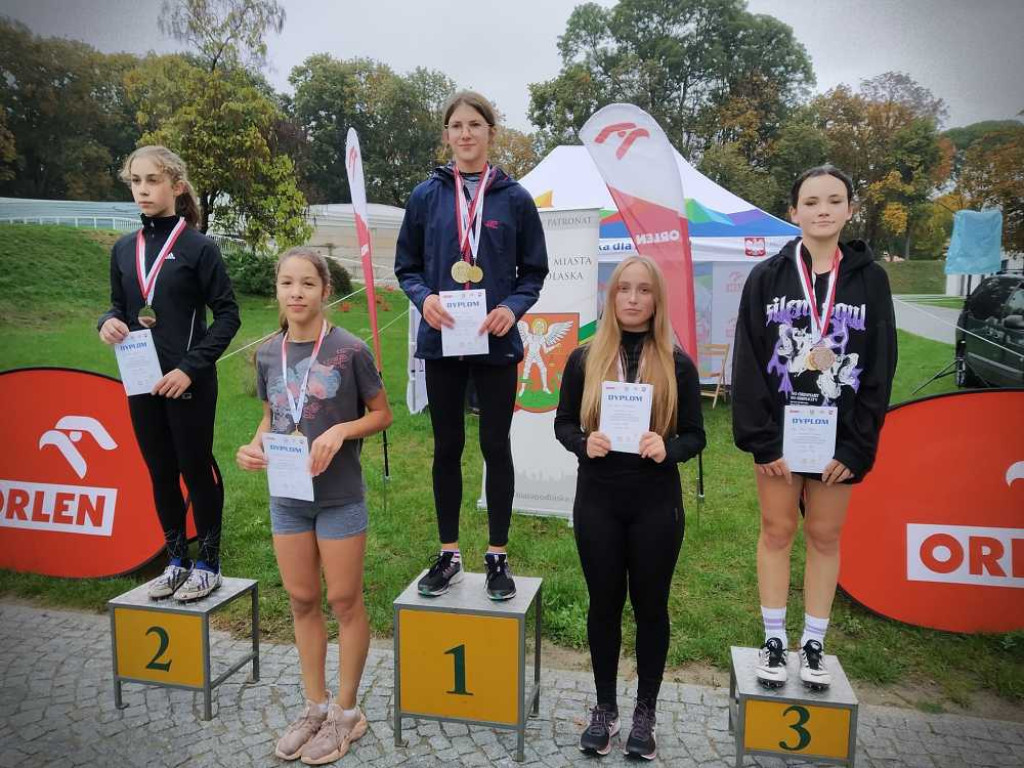 Wojewódzkie biegi przełajowe. Dziewięć medali Unii i 2 miejsce drużynowo! [ZDJĘCIA]