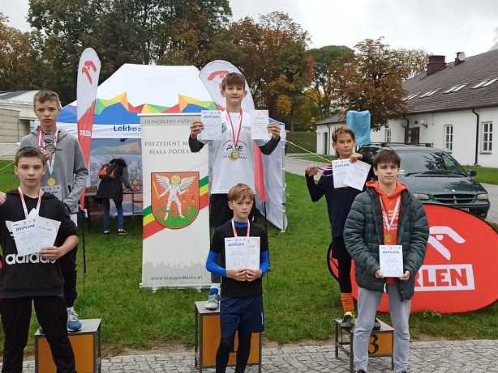 Wojewódzkie biegi przełajowe. Dziewięć medali Unii i 2 miejsce drużynowo! [ZDJĘCIA]