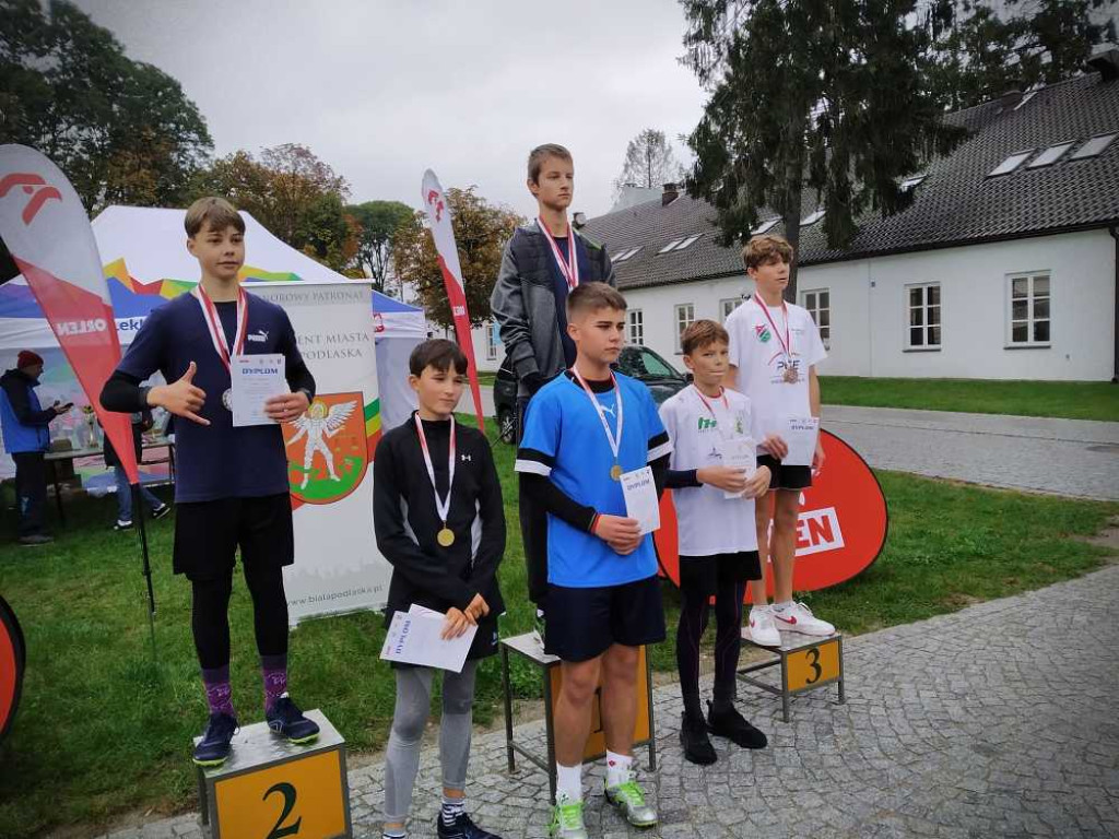Wojewódzkie biegi przełajowe. Dziewięć medali Unii i 2 miejsce drużynowo! [ZDJĘCIA]