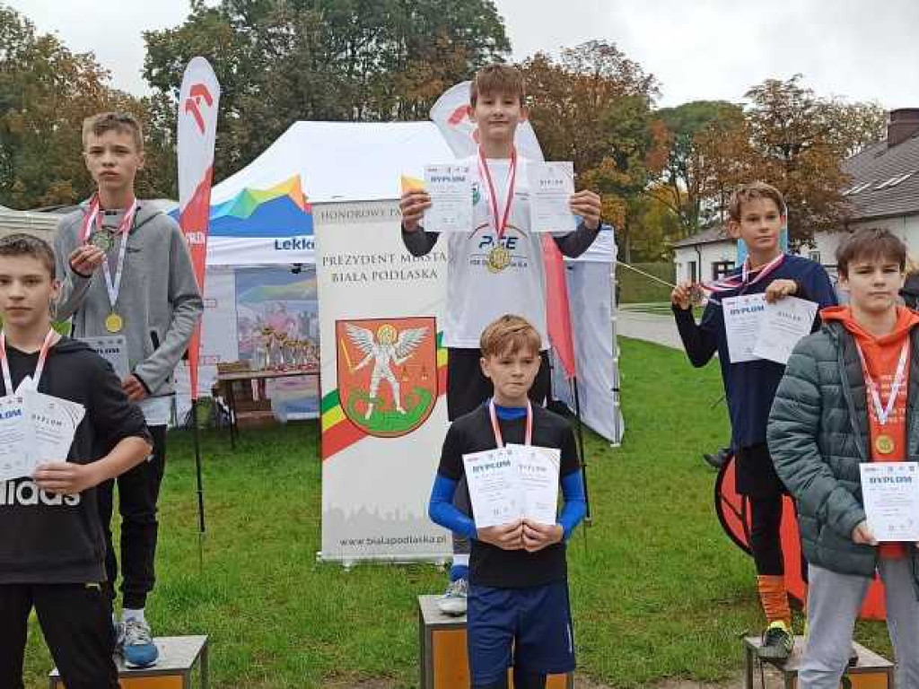 Wojewódzkie biegi przełajowe. Dziewięć medali Unii i 2 miejsce drużynowo! [ZDJĘCIA]