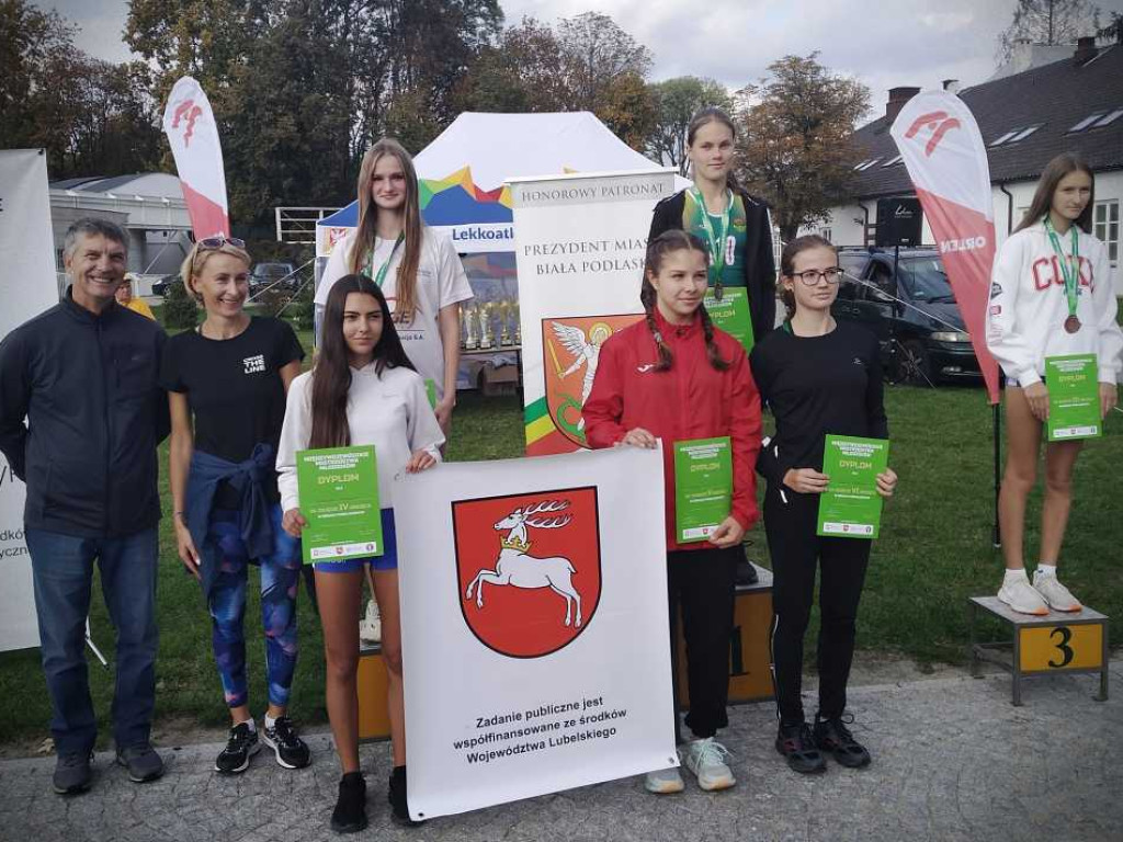 Młodzi przełajowcy Unii Hrubieszów najlepsi w makroregionie! [ZDJĘCIA]