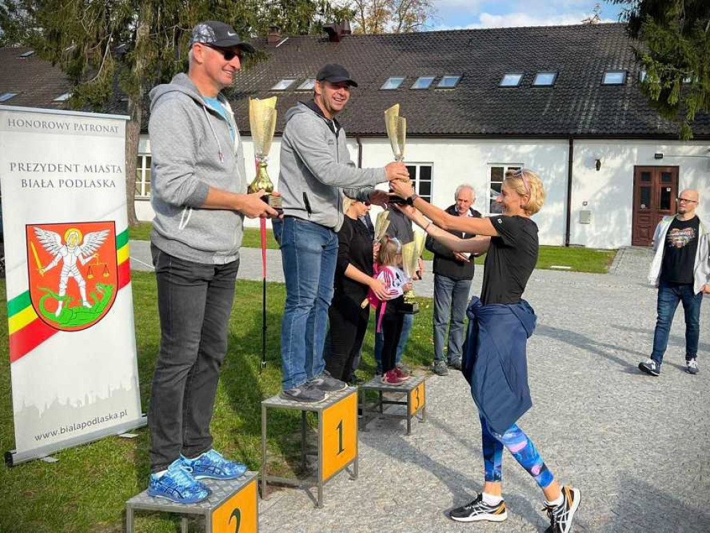 Młodzi przełajowcy Unii Hrubieszów najlepsi w makroregionie! [ZDJĘCIA]