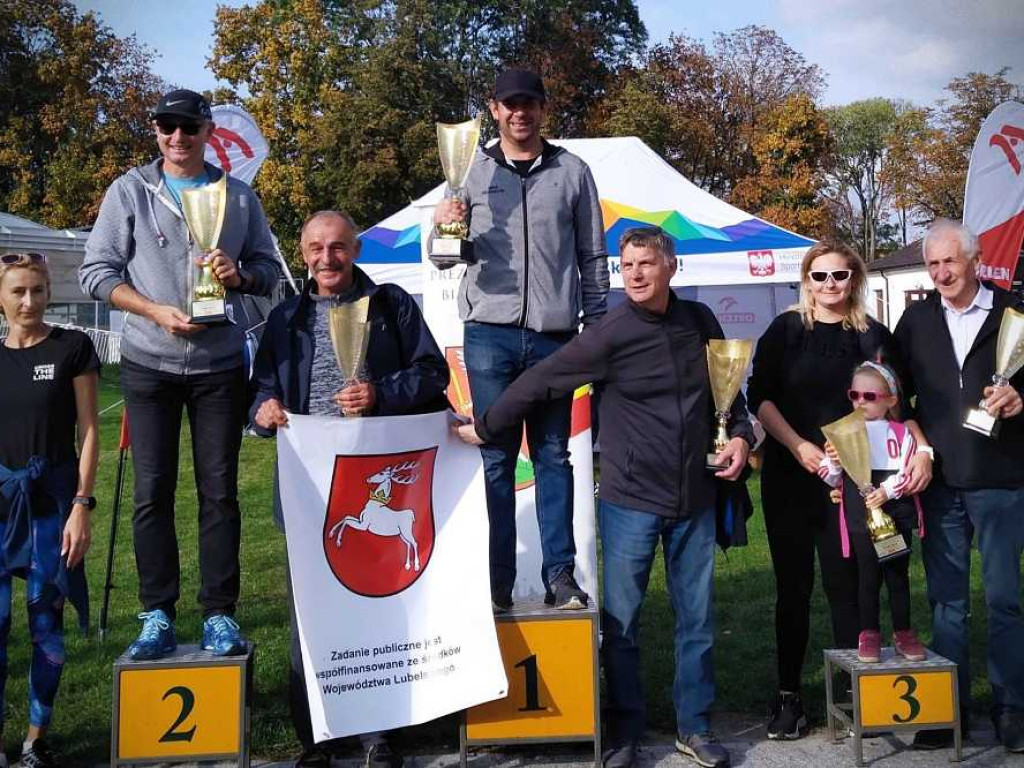Młodzi przełajowcy Unii Hrubieszów najlepsi w makroregionie! [ZDJĘCIA]