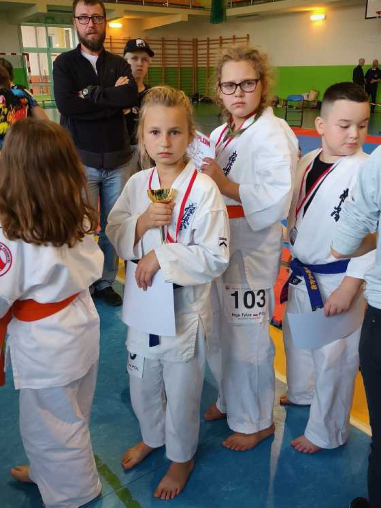 Udany start młodych hrubieszowskich karateków [ZDJĘCIA]
