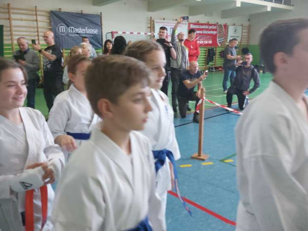 Udany start młodych hrubieszowskich karateków [ZDJĘCIA]