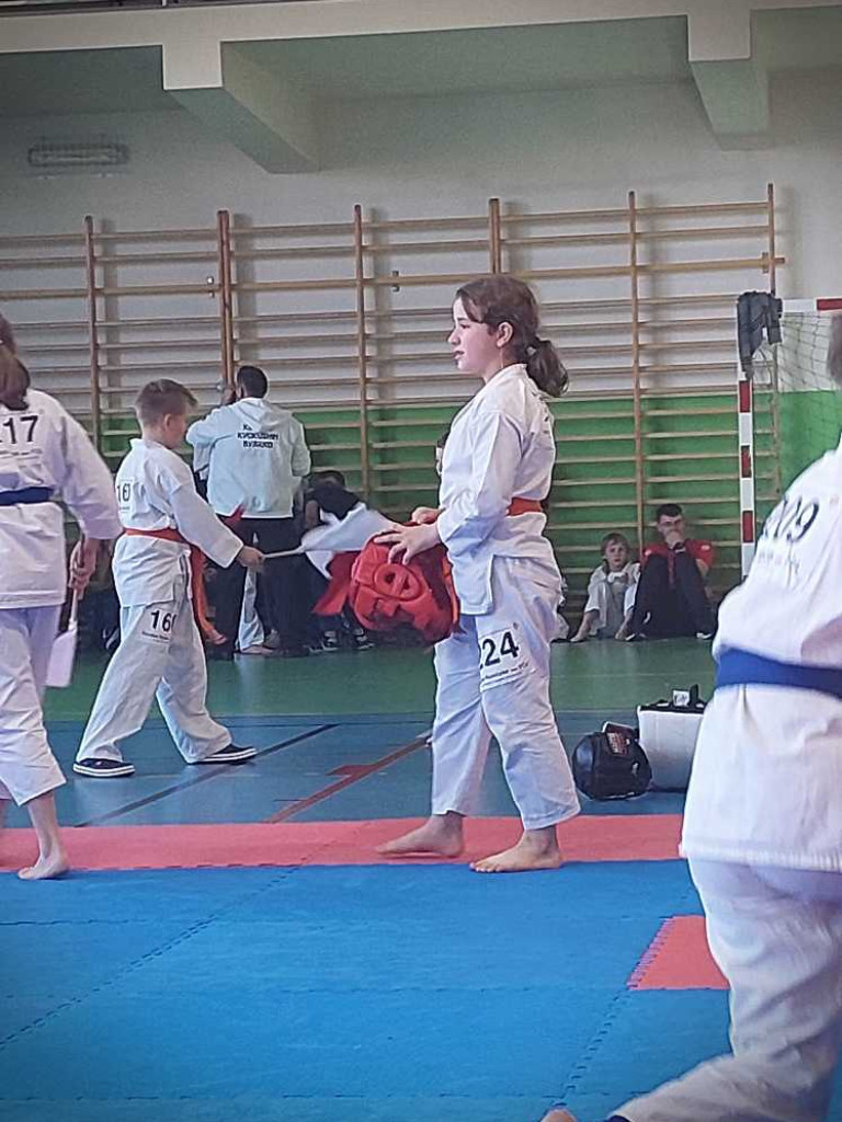Udany start młodych hrubieszowskich karateków [ZDJĘCIA]