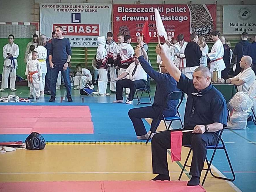 Udany start młodych hrubieszowskich karateków [ZDJĘCIA]