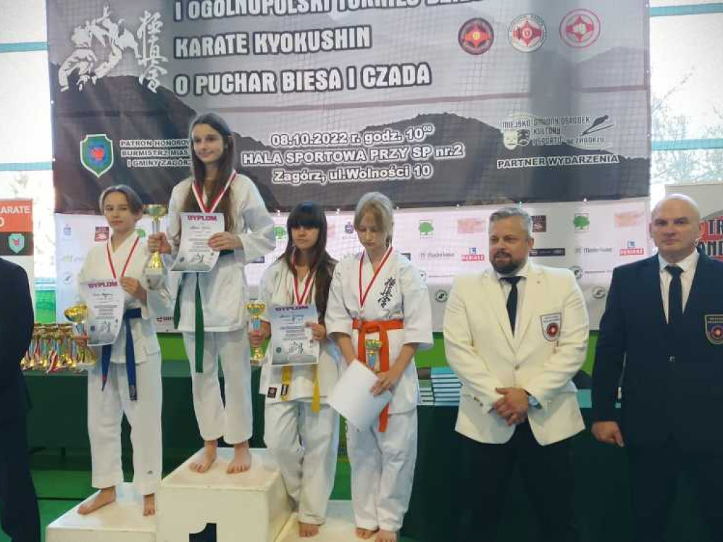 Udany start młodych hrubieszowskich karateków [ZDJĘCIA]