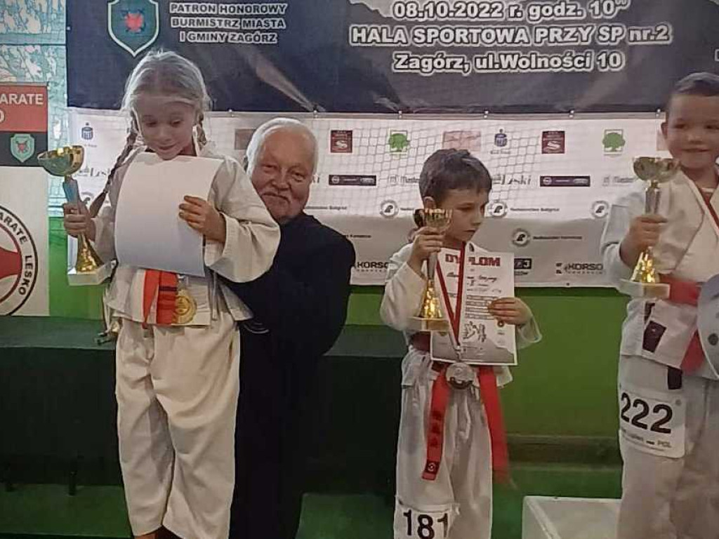 Udany start młodych hrubieszowskich karateków [ZDJĘCIA]