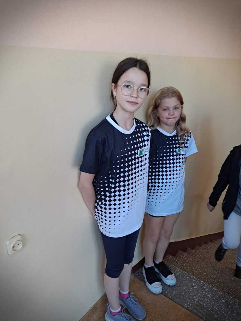 Powiatowe Igrzyska dzieci i młodzieży w badmintonie [ZDJĘCIA]