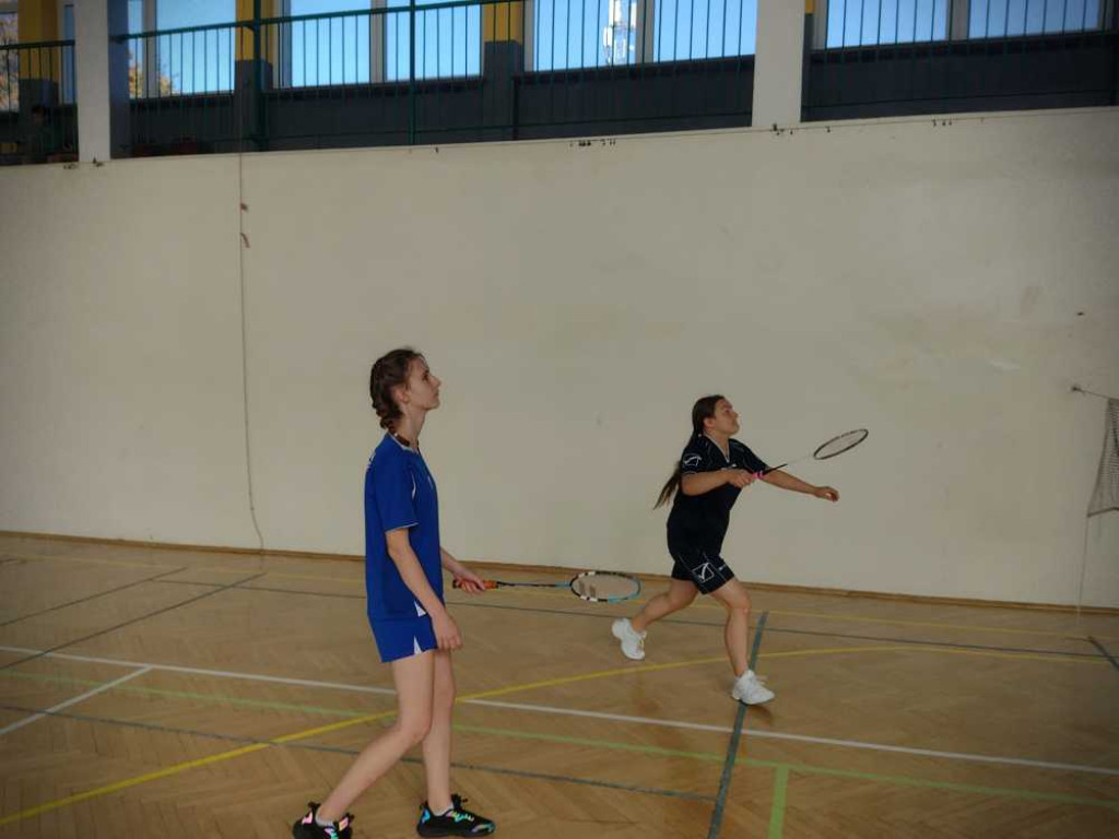 Powiatowe Igrzyska dzieci i młodzieży w badmintonie [ZDJĘCIA]