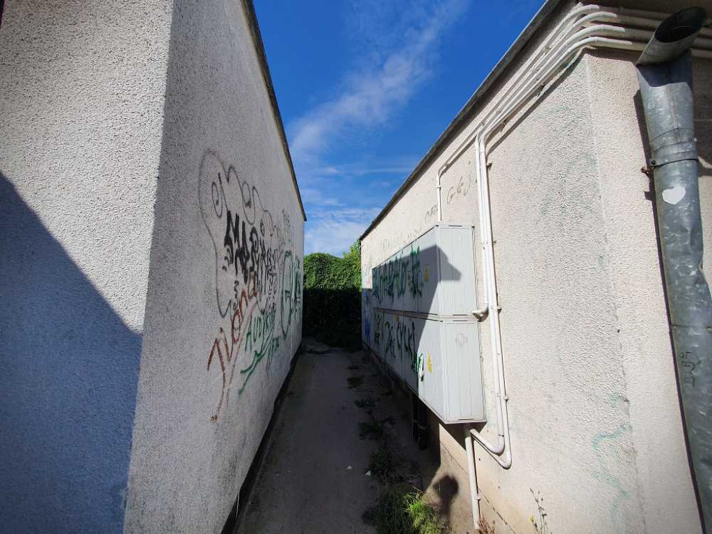 Hrubieszów: Zaułek między Jedynką a garażami na Listopadowej [ZDJĘCIA]