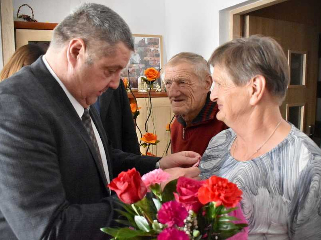 Wspólnie przeżyli 50 lat! Jubileusz par małżeńskich w Uchaniach [ZDJĘCIA]
