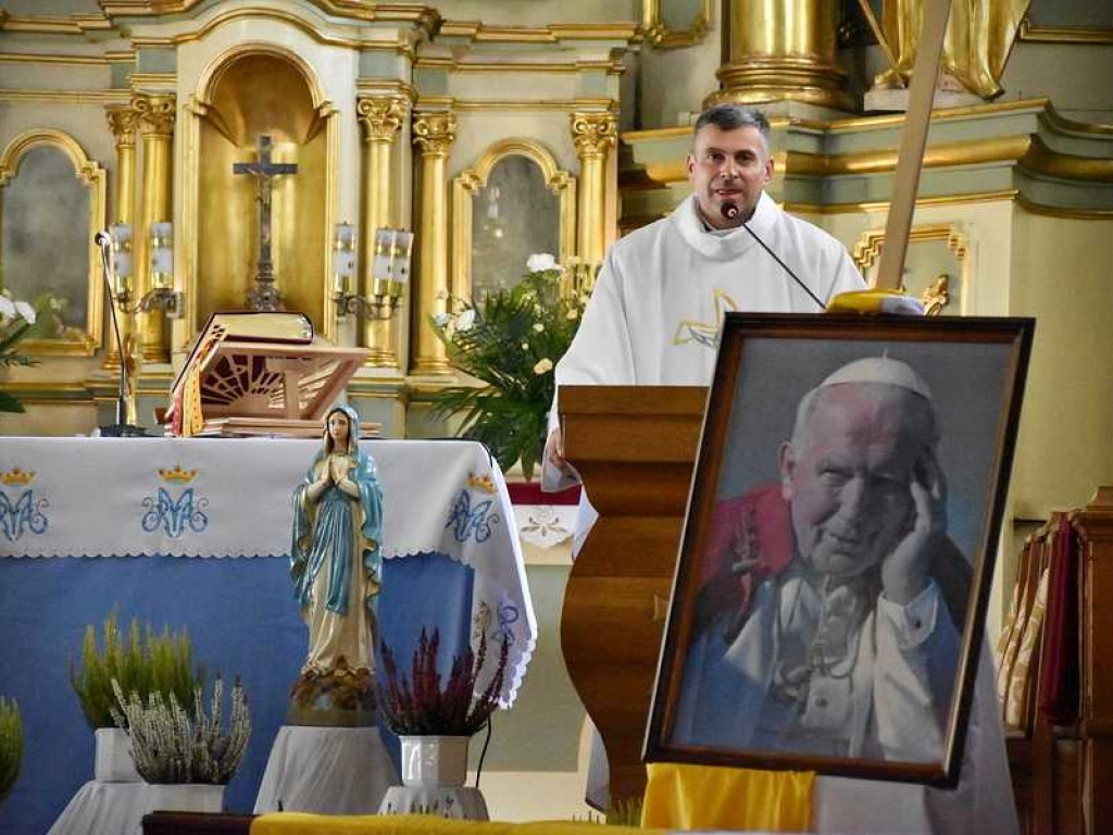 Wspólnie przeżyli 50 lat! Jubileusz par małżeńskich w Uchaniach [ZDJĘCIA]