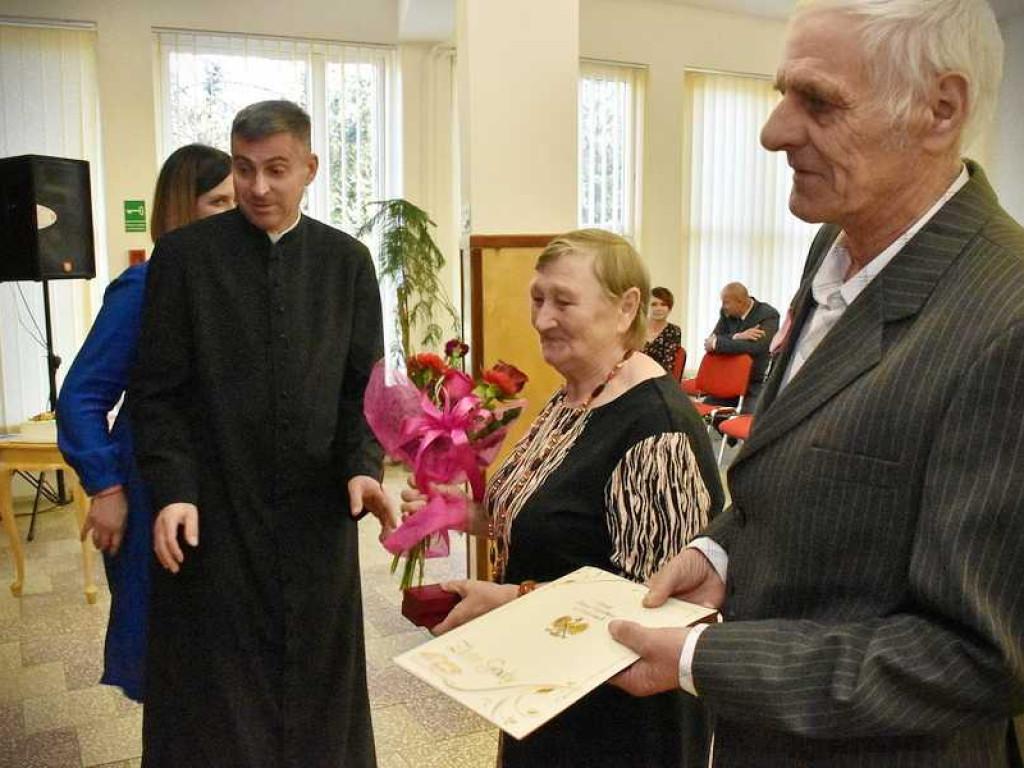 Wspólnie przeżyli 50 lat! Jubileusz par małżeńskich w Uchaniach [ZDJĘCIA]