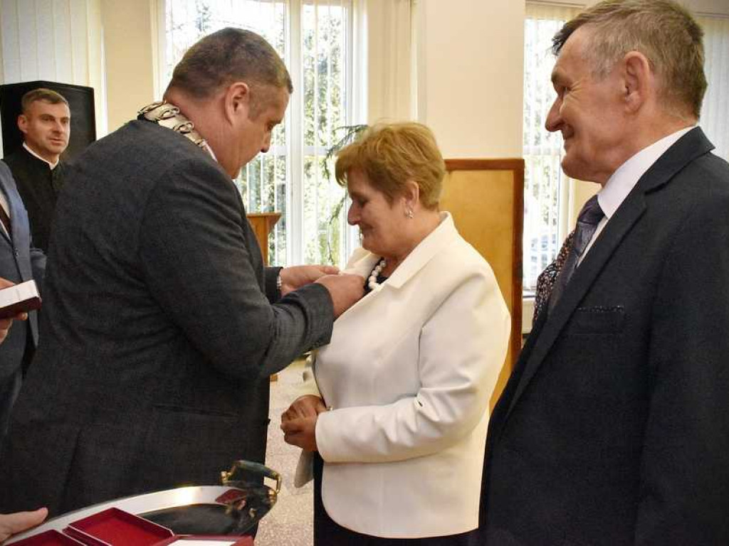 Wspólnie przeżyli 50 lat! Jubileusz par małżeńskich w Uchaniach [ZDJĘCIA]
