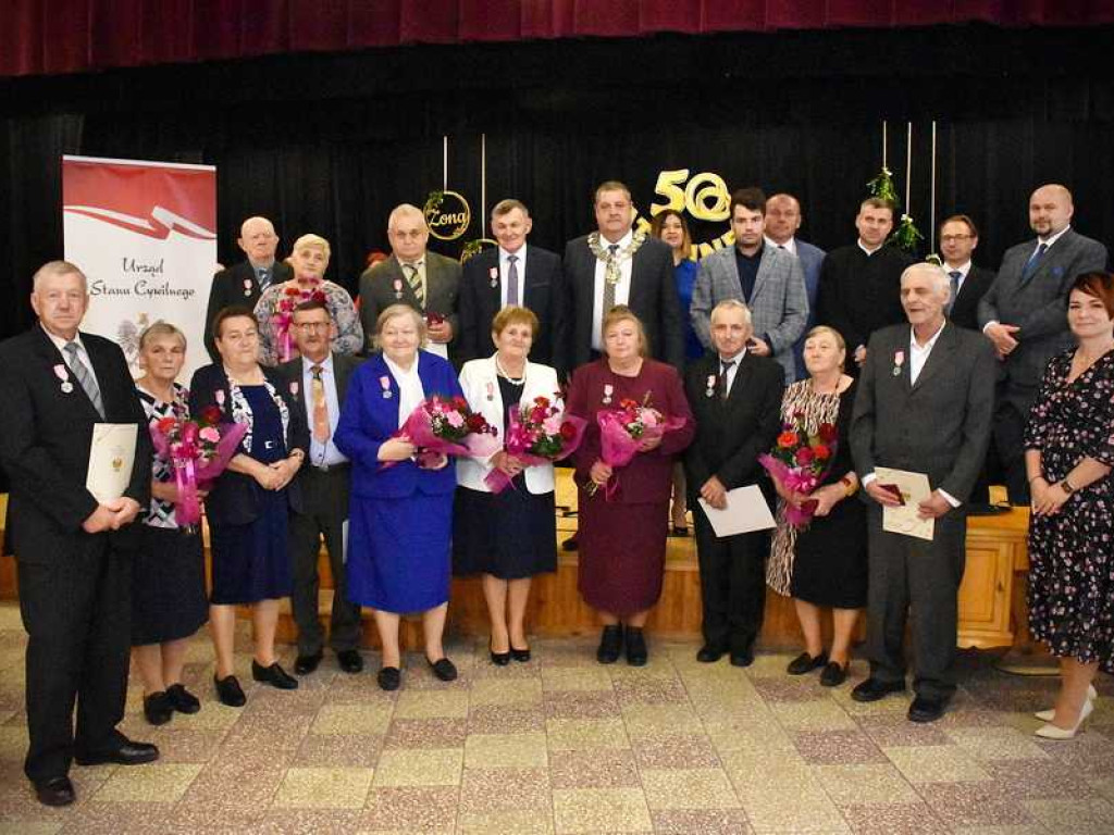 Wspólnie przeżyli 50 lat! Jubileusz par małżeńskich w Uchaniach [ZDJĘCIA]