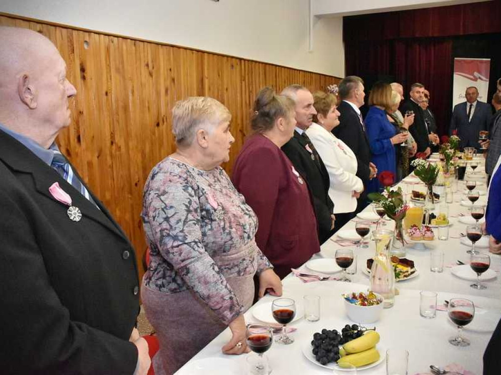 Wspólnie przeżyli 50 lat! Jubileusz par małżeńskich w Uchaniach [ZDJĘCIA]