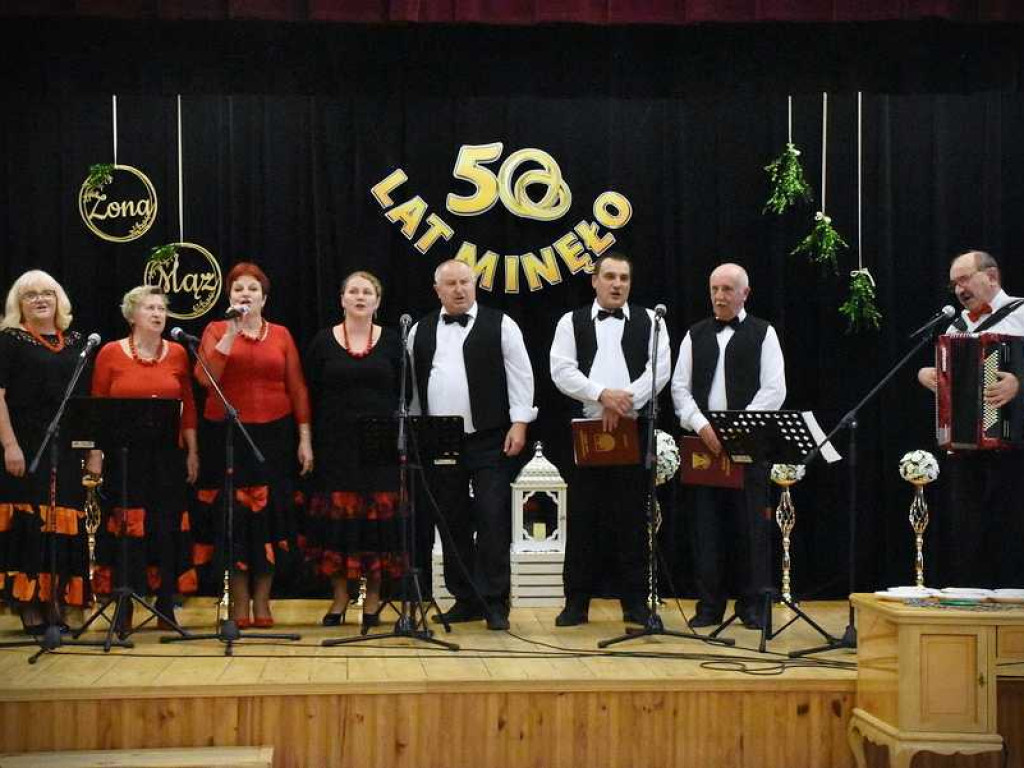 Wspólnie przeżyli 50 lat! Jubileusz par małżeńskich w Uchaniach [ZDJĘCIA]