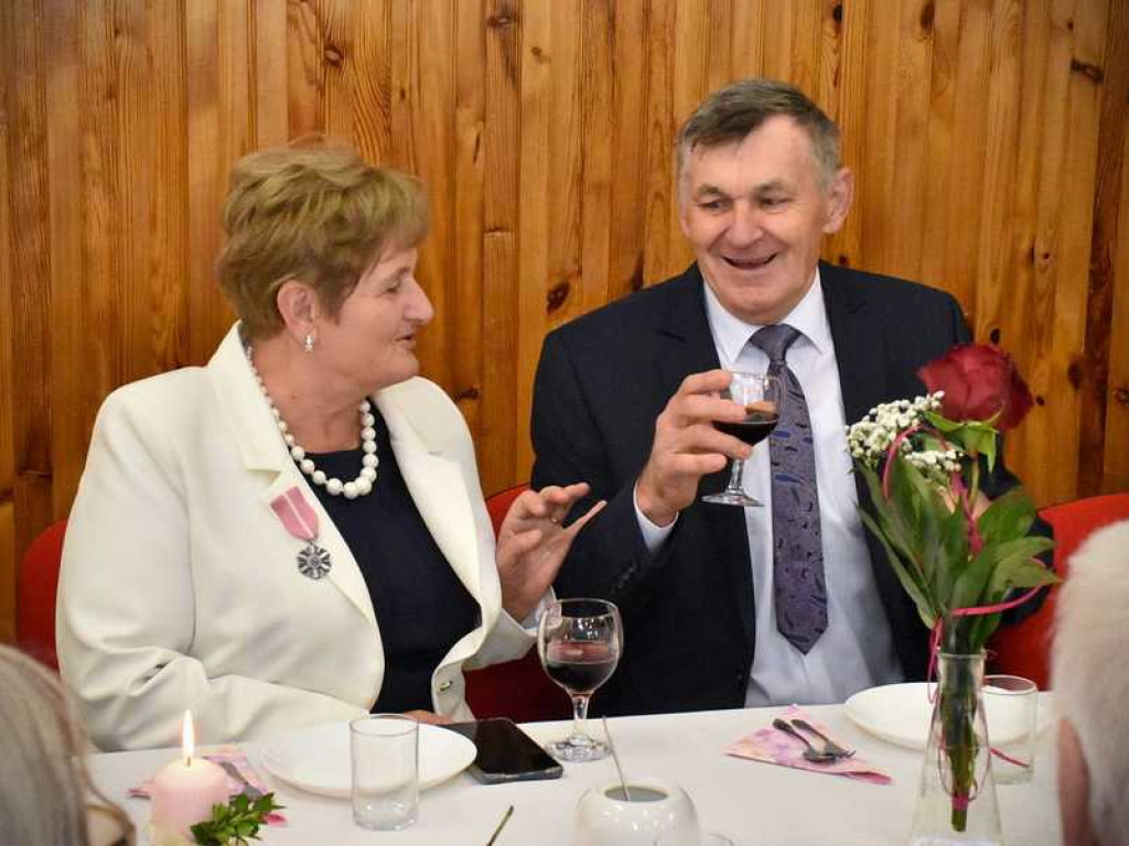 Wspólnie przeżyli 50 lat! Jubileusz par małżeńskich w Uchaniach [ZDJĘCIA]