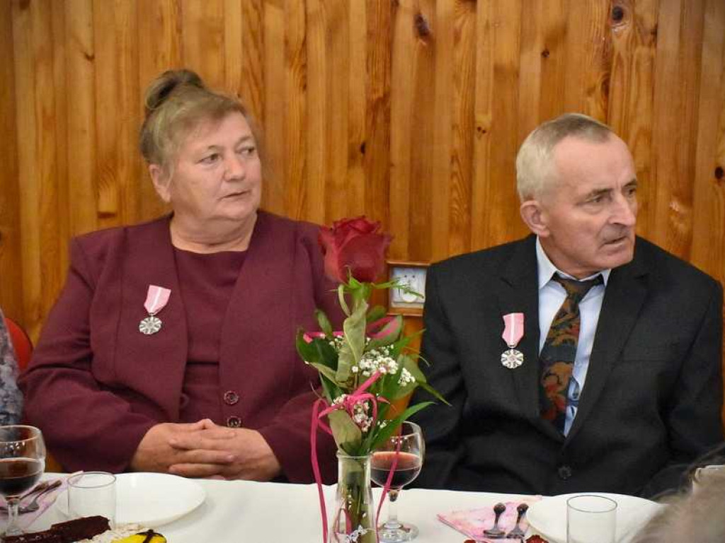 Wspólnie przeżyli 50 lat! Jubileusz par małżeńskich w Uchaniach [ZDJĘCIA]
