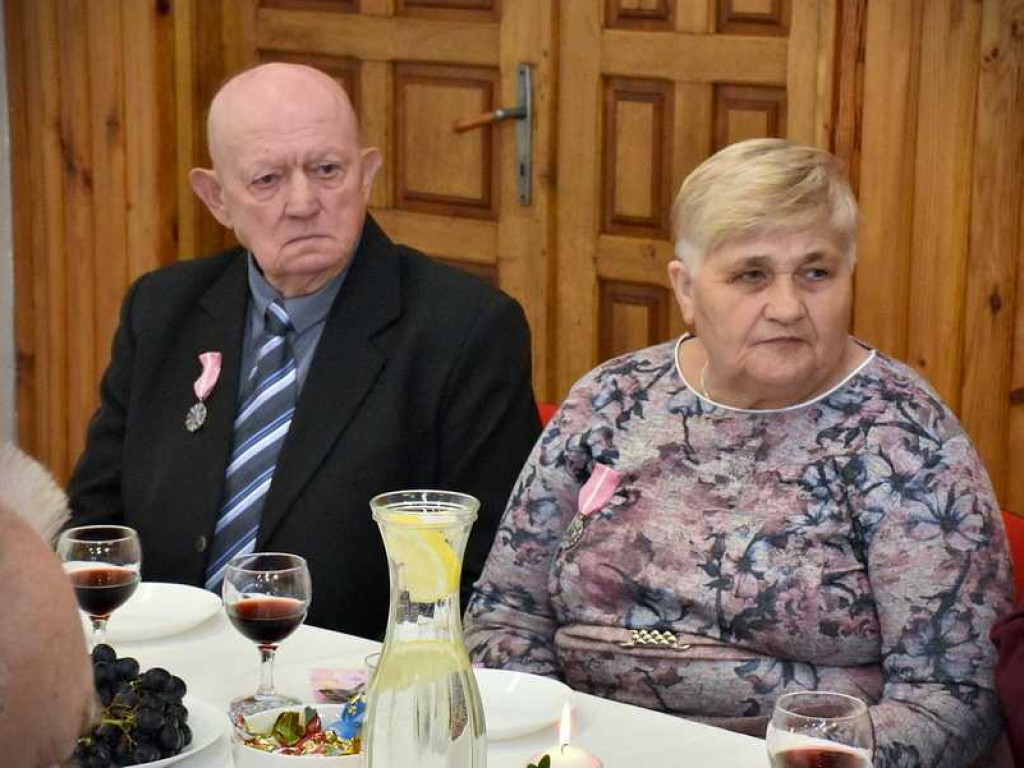 Wspólnie przeżyli 50 lat! Jubileusz par małżeńskich w Uchaniach [ZDJĘCIA]
