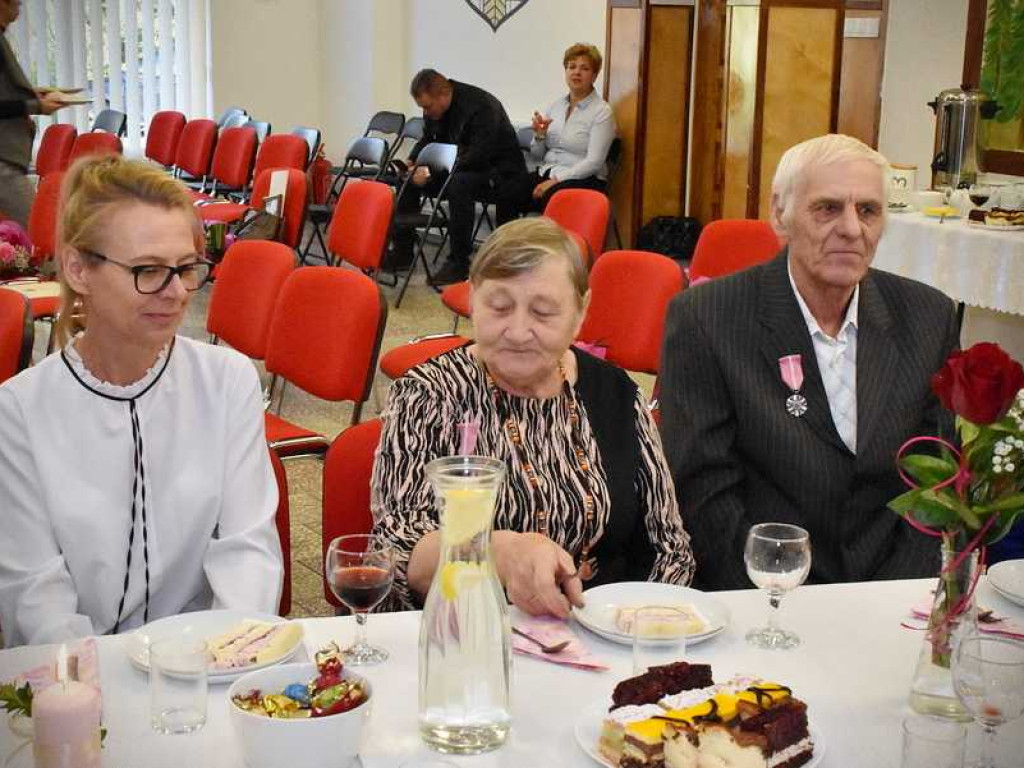 Wspólnie przeżyli 50 lat! Jubileusz par małżeńskich w Uchaniach [ZDJĘCIA]