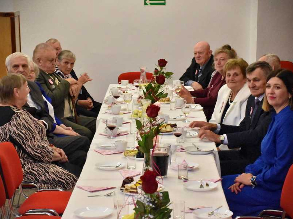 Wspólnie przeżyli 50 lat! Jubileusz par małżeńskich w Uchaniach [ZDJĘCIA]