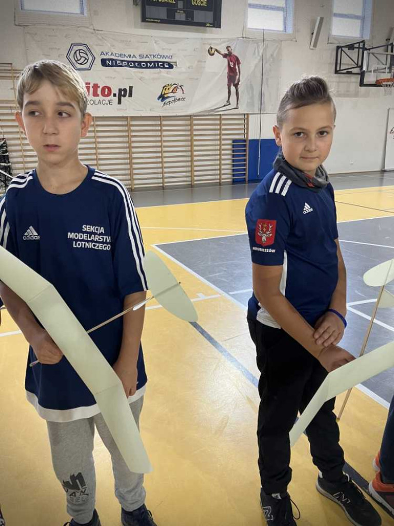 Najmłodsi modelarze wystartowali w Niepołomicach [ZDJĘCIA]