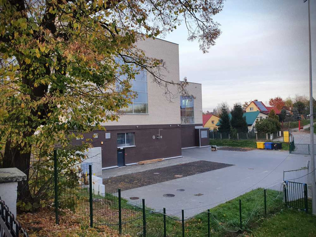 Hrubieszów: Przed pływalnią wczoraj... [ZDJĘCIA]