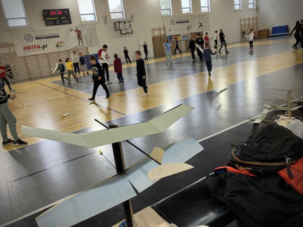Najmłodsi modelarze wystartowali w Niepołomicach [ZDJĘCIA]