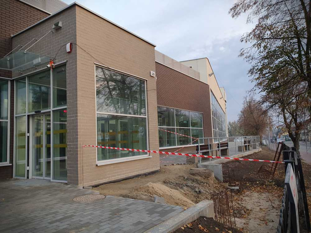 Hrubieszów: Przed pływalnią wczoraj... [ZDJĘCIA]