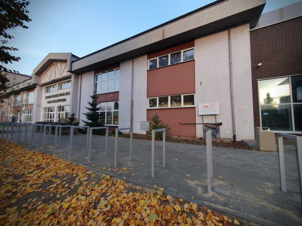 Hrubieszów: Przed pływalnią wczoraj... [ZDJĘCIA]