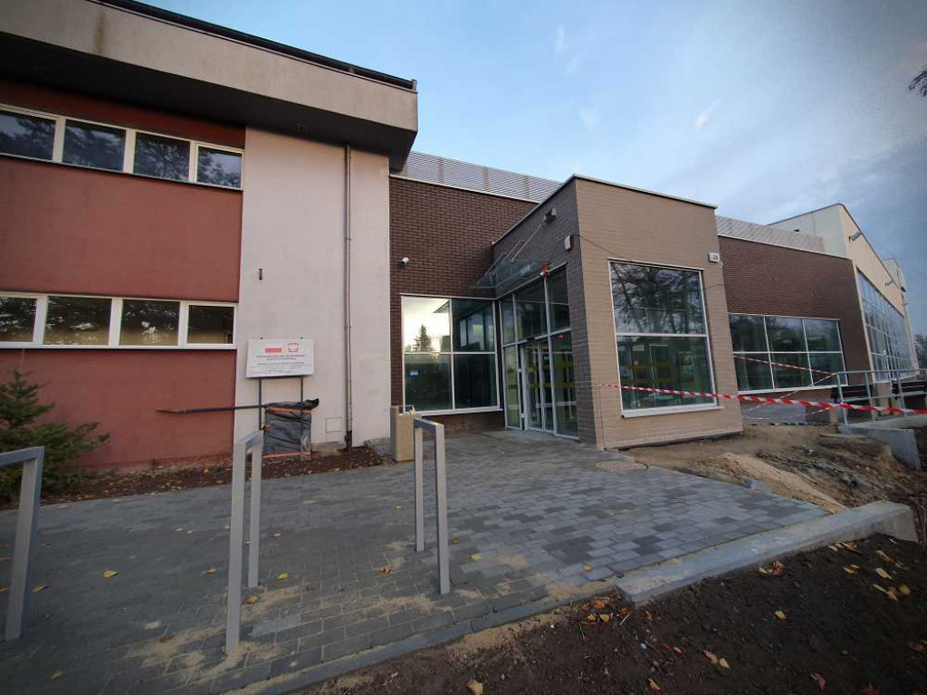 Hrubieszów: Przed pływalnią wczoraj... [ZDJĘCIA]