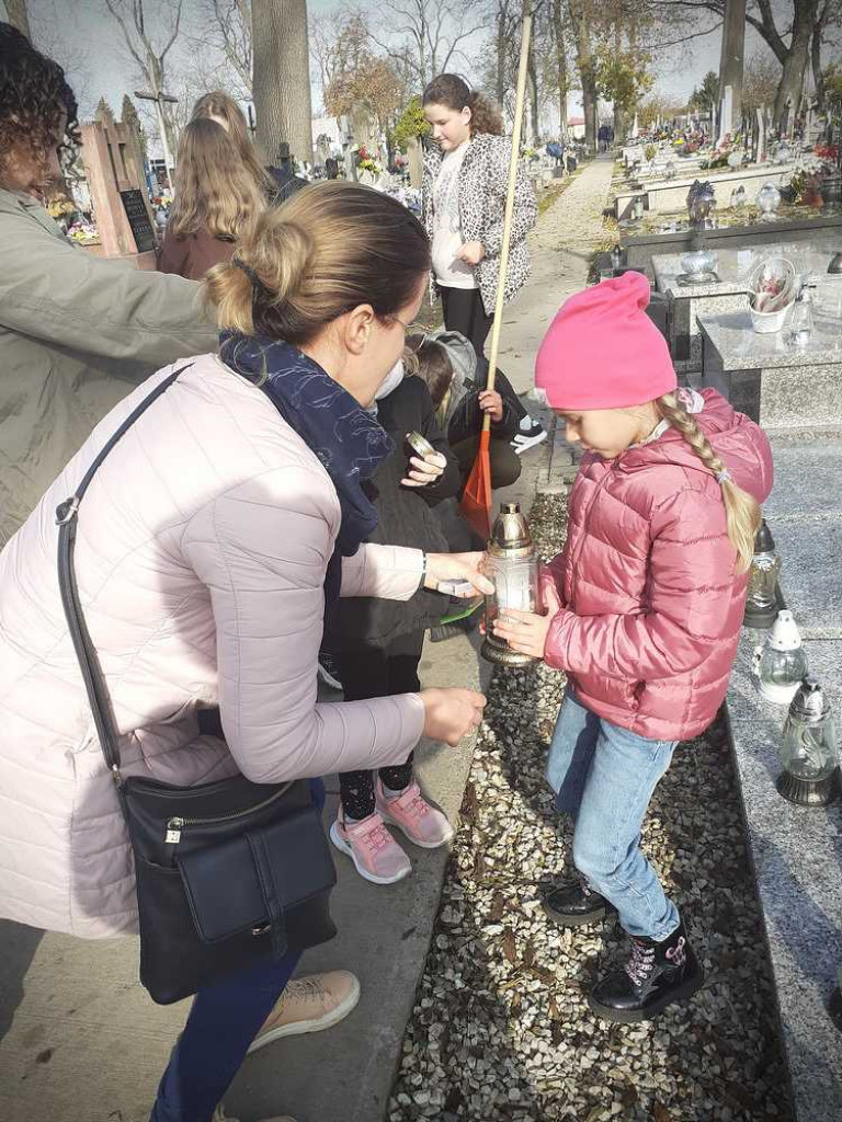 Uczniowie z Gozdowa pamiętają o patronach [ZDJĘCIA]