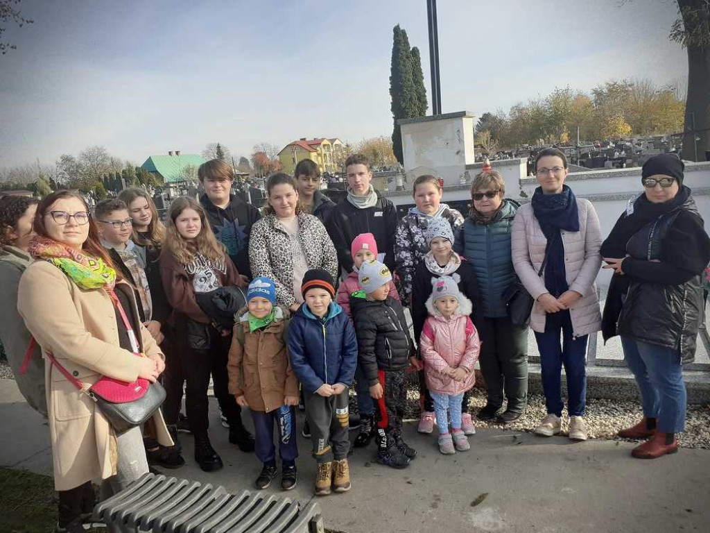 Uczniowie z Gozdowa pamiętają o patronach [ZDJĘCIA]
