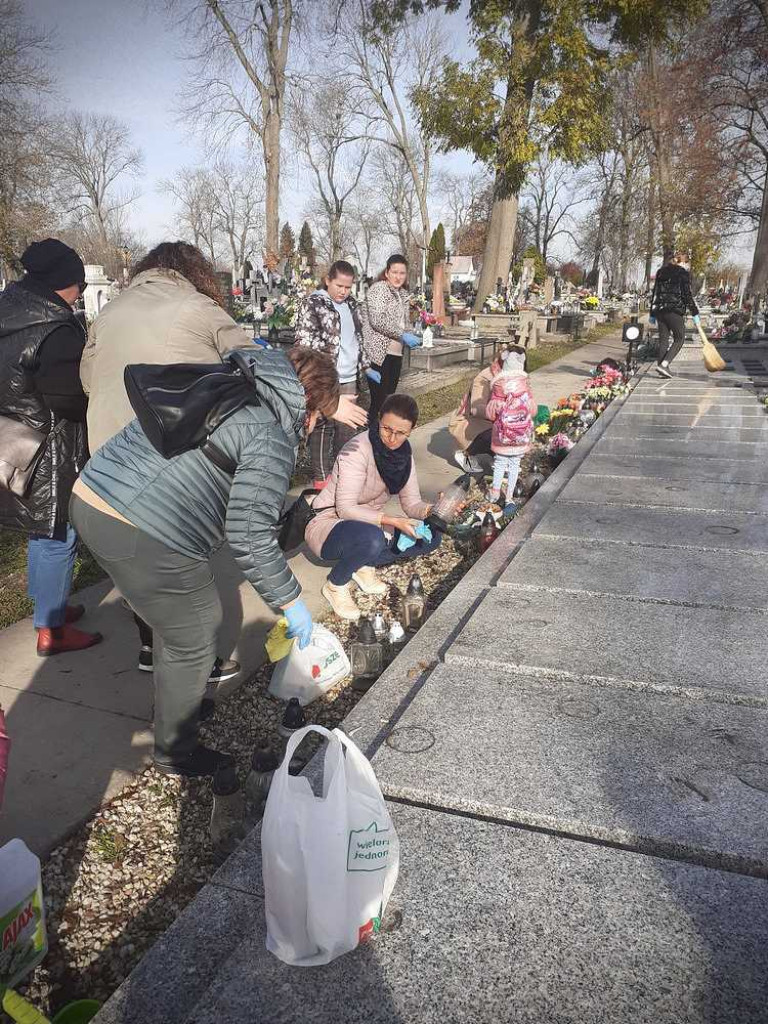 Uczniowie z Gozdowa pamiętają o patronach [ZDJĘCIA]