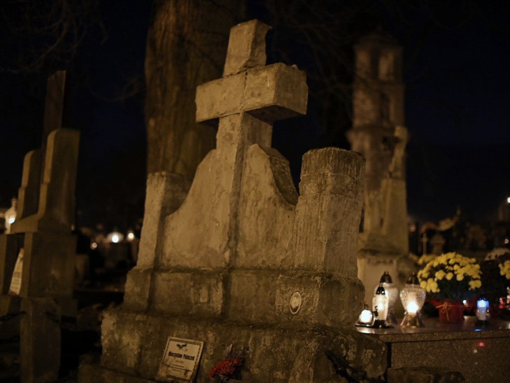 Wieczór Wszystkich Świętych na hrubieszowskim cmentarzu [ZDJĘCIA]