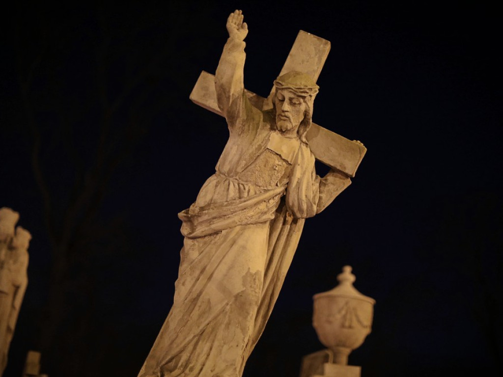 Wieczór Wszystkich Świętych na hrubieszowskim cmentarzu [ZDJĘCIA]
