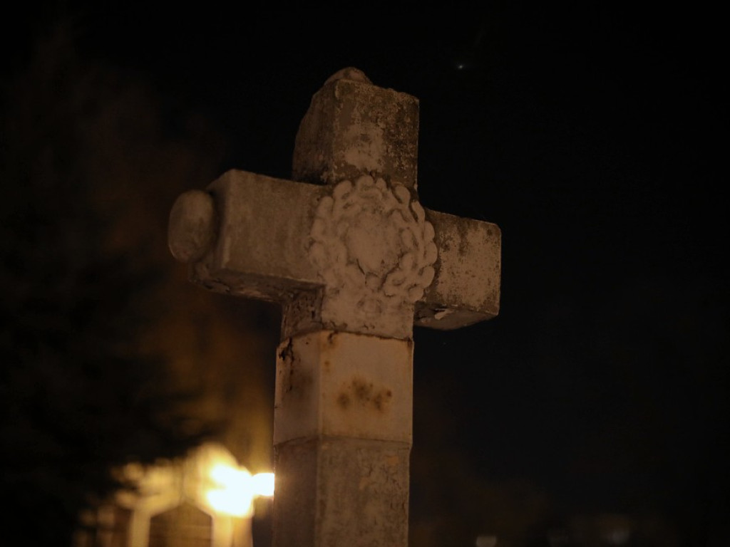 Wieczór Wszystkich Świętych na hrubieszowskim cmentarzu [ZDJĘCIA]