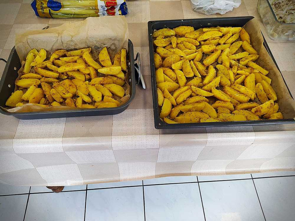 Hrubieszów: Święto pieczonego ziemniaka w Caritas [ZDJĘCIA]