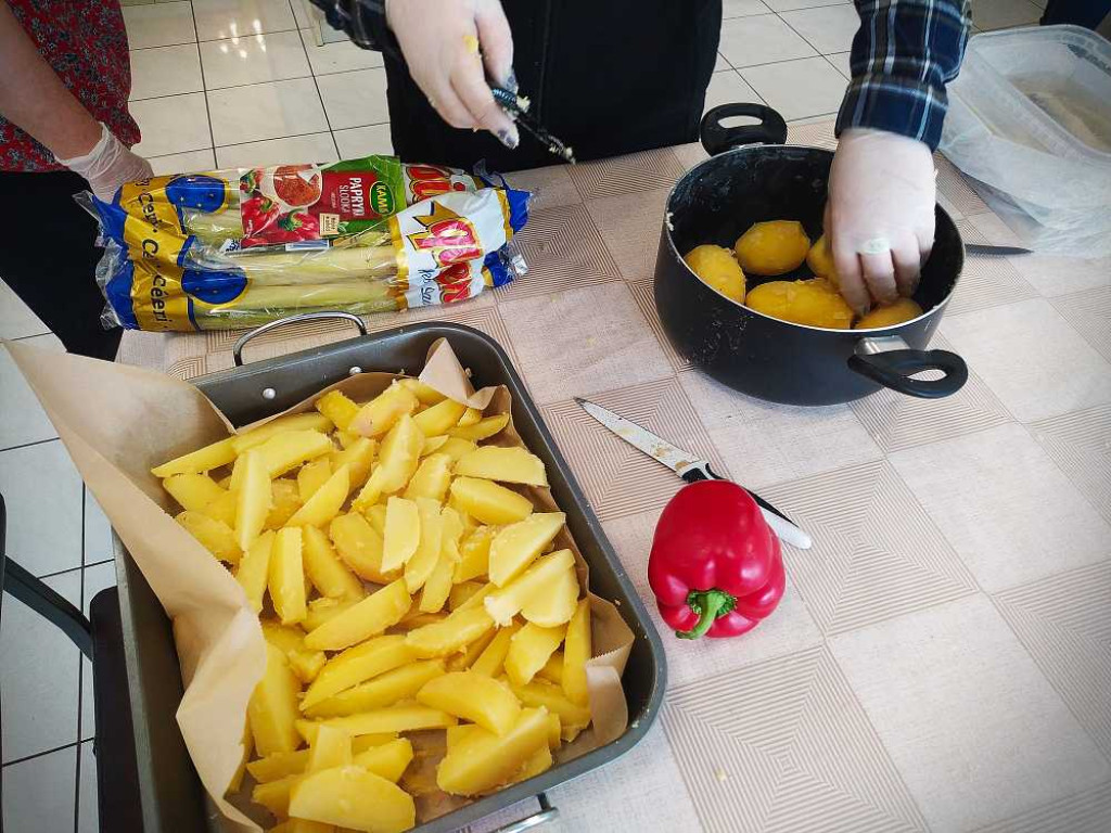 Hrubieszów: Święto pieczonego ziemniaka w Caritas [ZDJĘCIA]
