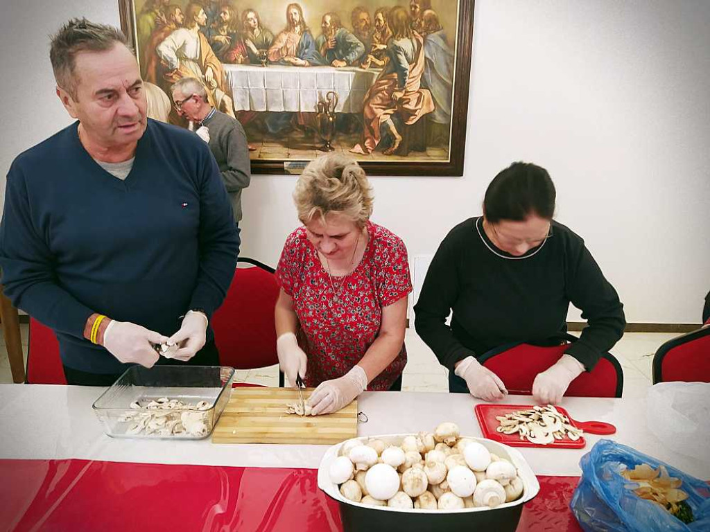 Hrubieszów: Święto pieczonego ziemniaka w Caritas [ZDJĘCIA]