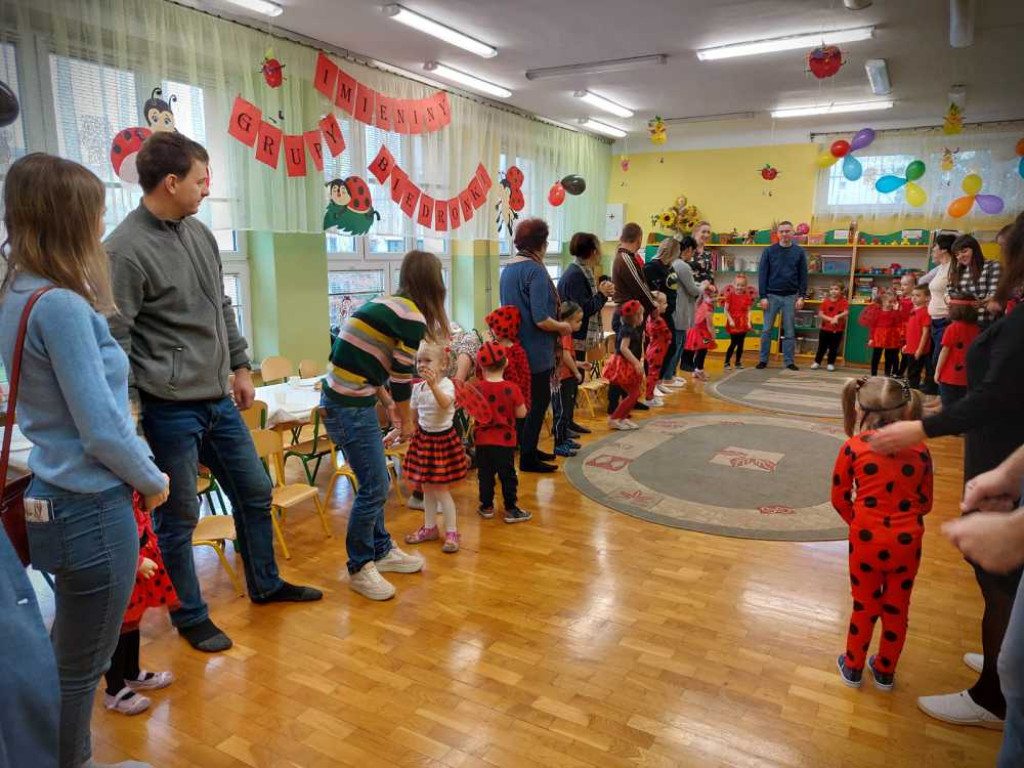Hrubieszów: Pasowanie na przedszkolaka i imieniny grup w Przedszkolu nr 2 [ZDJĘCIA]