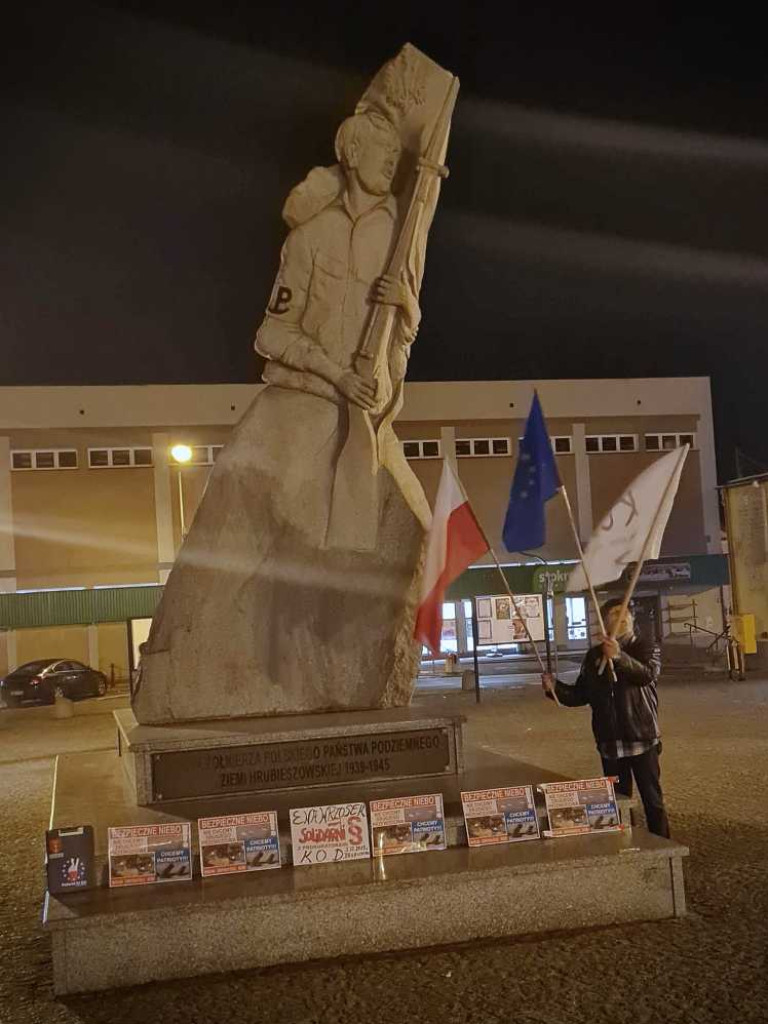 Hrubieszów: Pikieta w sprawie bezpiecznego nieba [ZDJĘCIA]